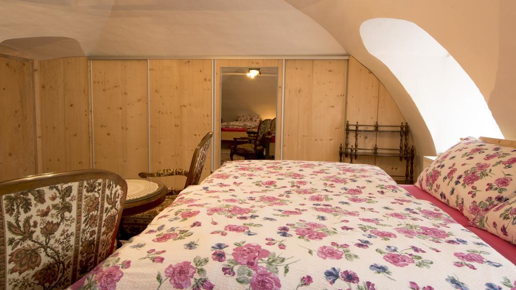Hotel Zemianska Kuria Vachtar Kralova Lehota Zimmer foto